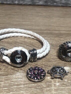 Magnolia and Vine Snaps, Ring And Bracelet 18 mm. SD-C